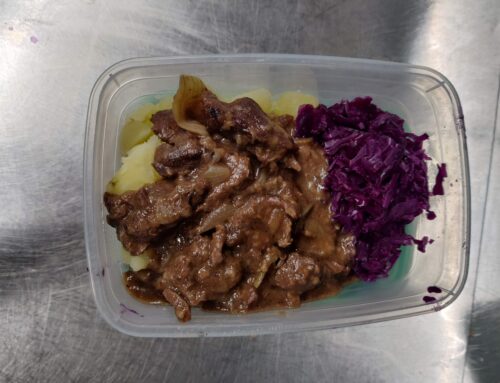 Hachee met rode kool en aardappels