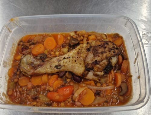 Linzen met wortel, bleekselderij en een kippenpoot uit de oven